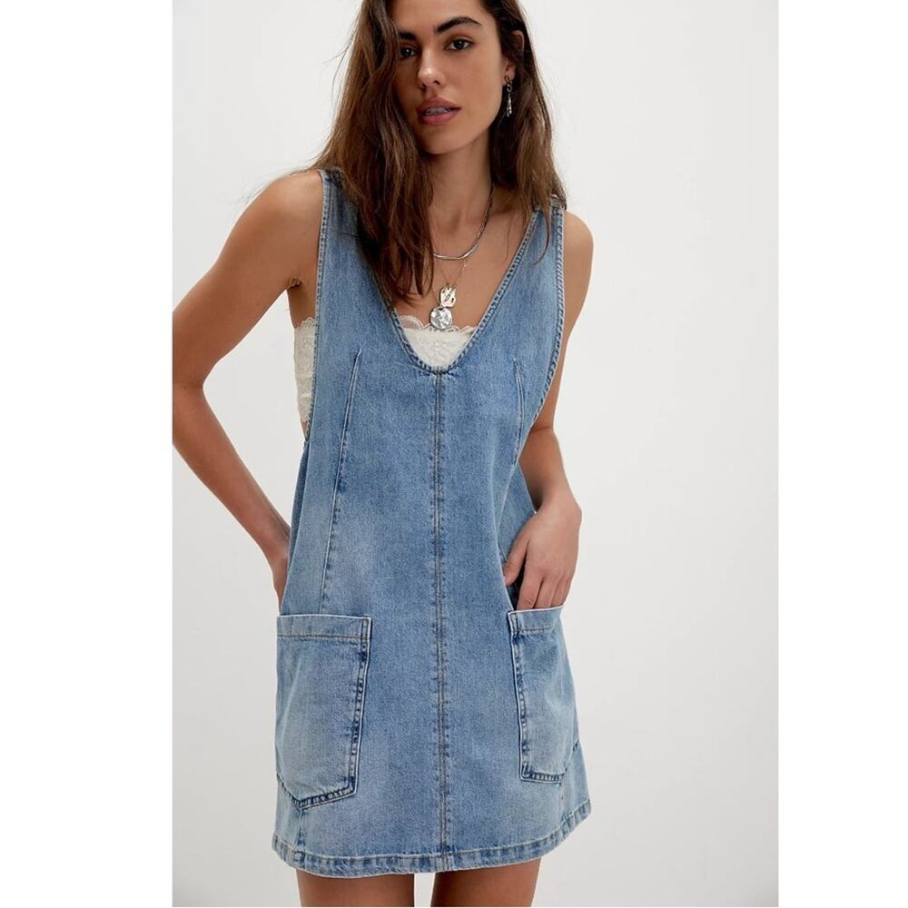 We The Free Light Wash Denim Pinafore Mini Dress Re-Posh - Picture 7 of 15